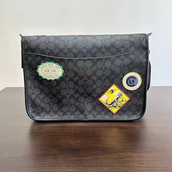 Coach CBF09 Men's Flap Messenger Bag, size 32.5 x 25 x 8cm - Picture 4 of 9